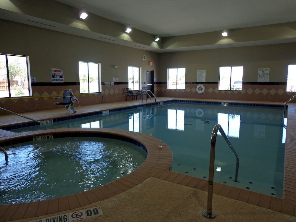 Holiday Inn Express And Suites Lubbock South By Ihg Exterior foto